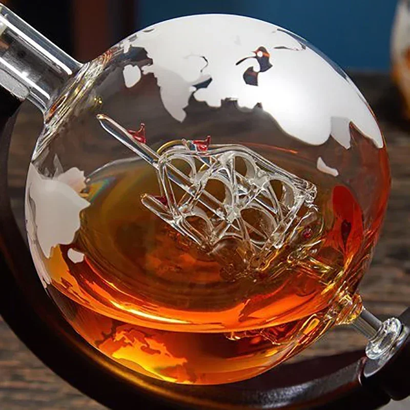 Креативный набор графинов в ви – обзор и цена Decanter Globe Set